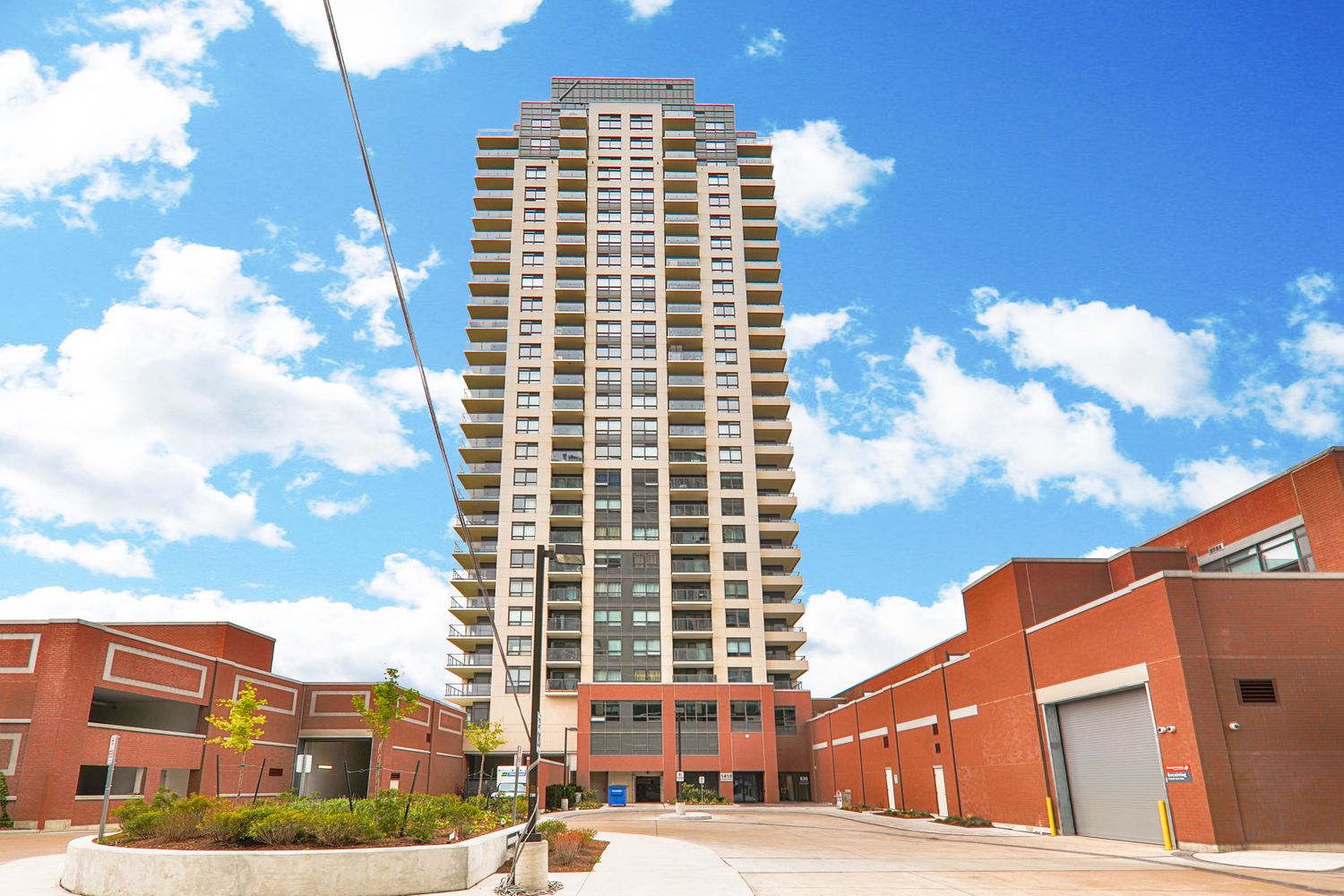 1410 Dupont Street. Fuse Condos is located in  West End, Toronto - image #2 of 3