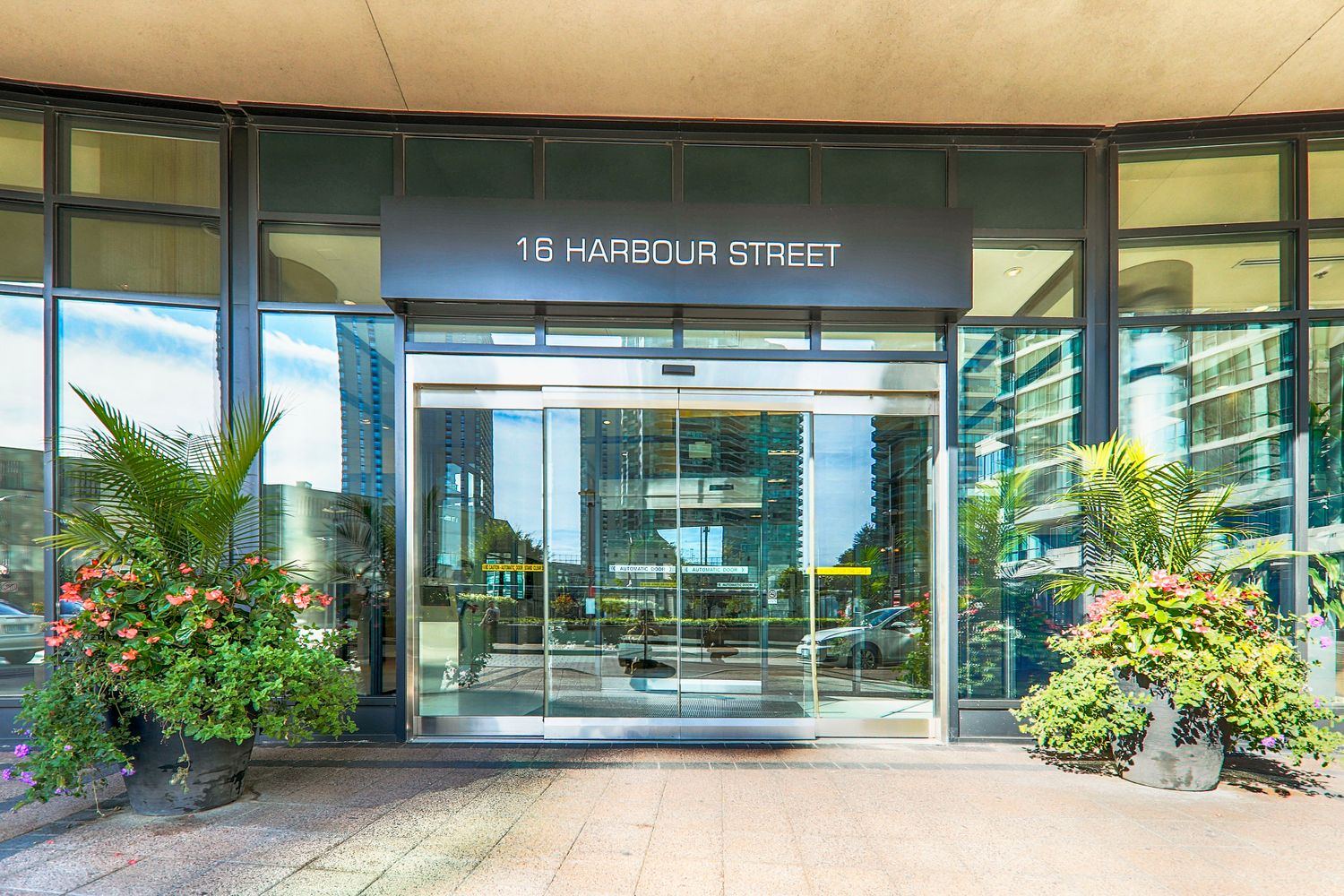 18 Harbour Street. Success Tower is located in  Downtown, Toronto - image #5 of 5