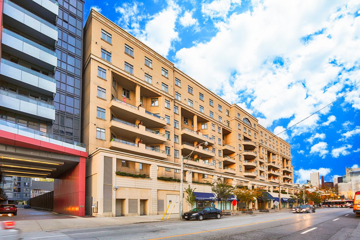 550 Front Street W. Portland Park Village Condos is located in  Downtown, Toronto - image #1 of 5