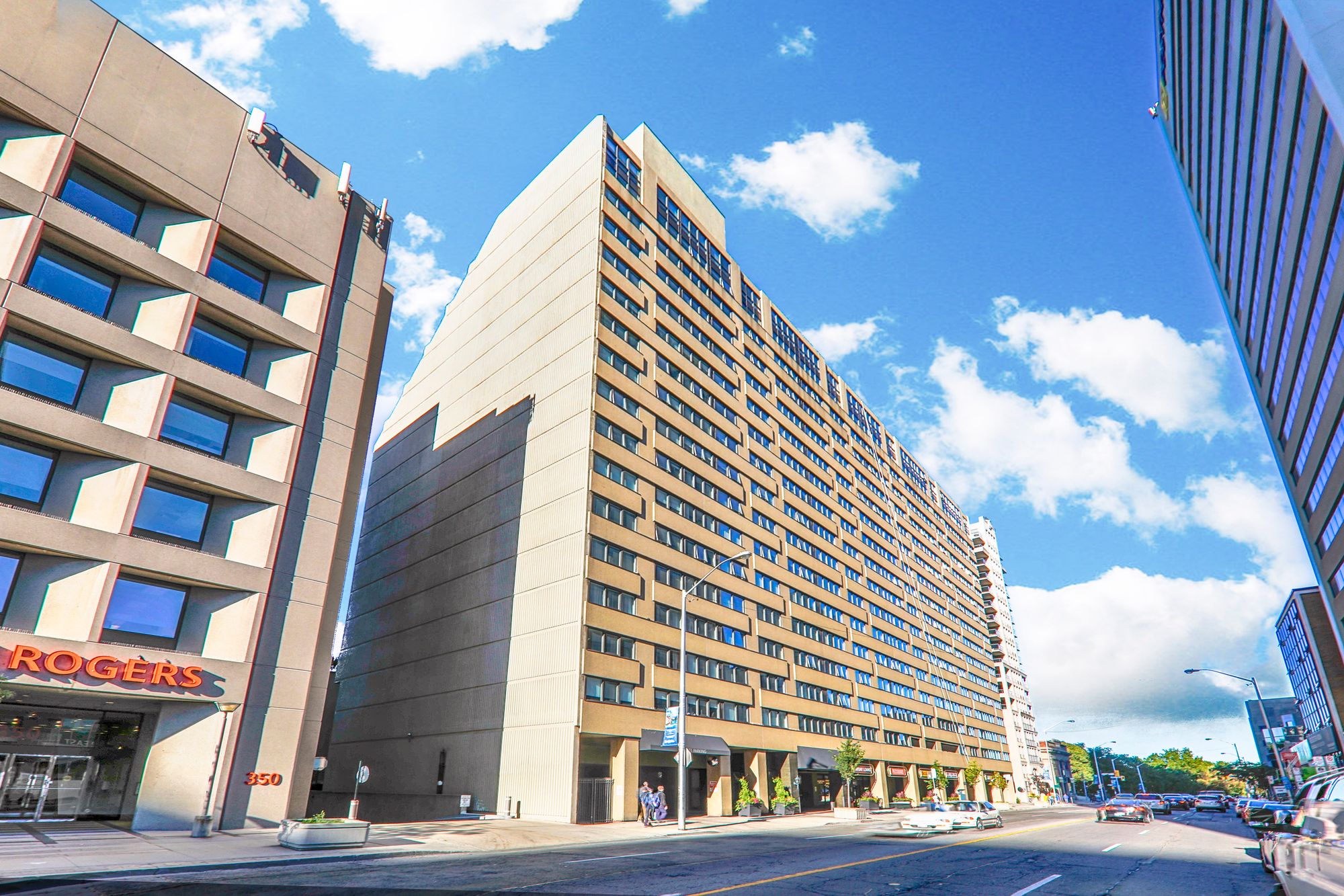 360 Bloor St E The Three Sixty 2 Condos for Sale & 1 Unit for Rent strata.ca