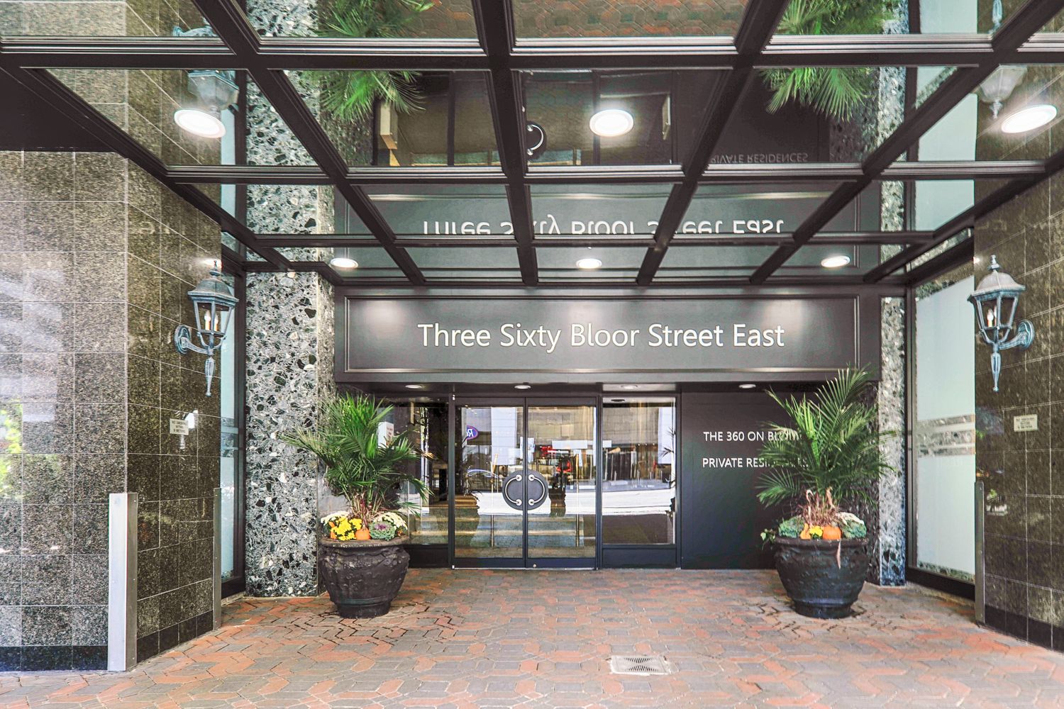 360 Bloor Street E. The Three Sixty is located in  Downtown, Toronto - image #4 of 5
