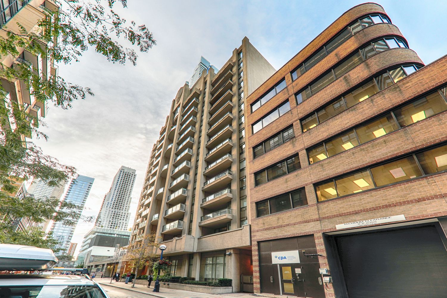 30 Hayden Street. Tiffany Terrace is located in  Downtown, Toronto - image #2 of 4