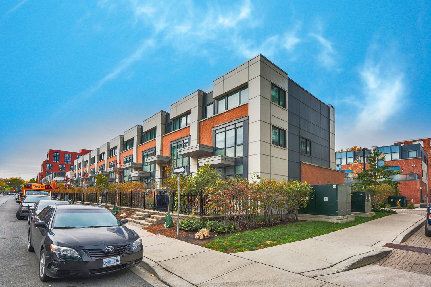 12-70 Cole Street. One Park West Townhomes is located in  Downtown, Toronto - image #1 of 4