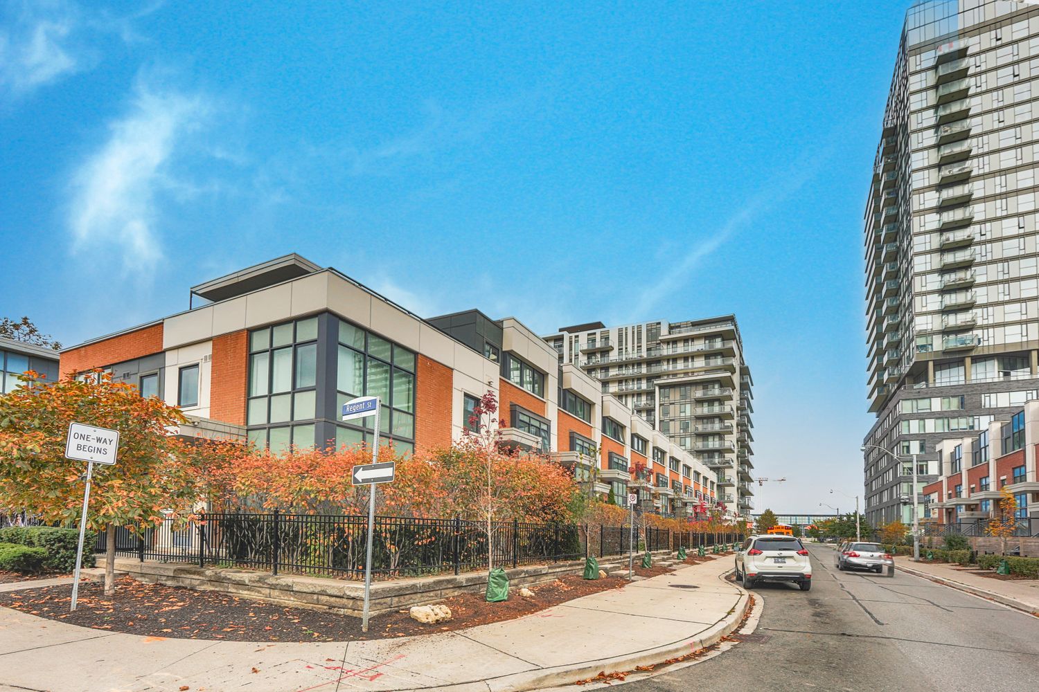 12-70 Cole Street. One Park West Townhomes is located in  Downtown, Toronto - image #2 of 4