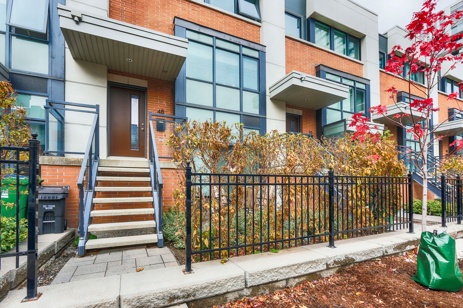 12-70 Cole Street. One Park West Townhomes is located in  Downtown, Toronto - image #4 of 4