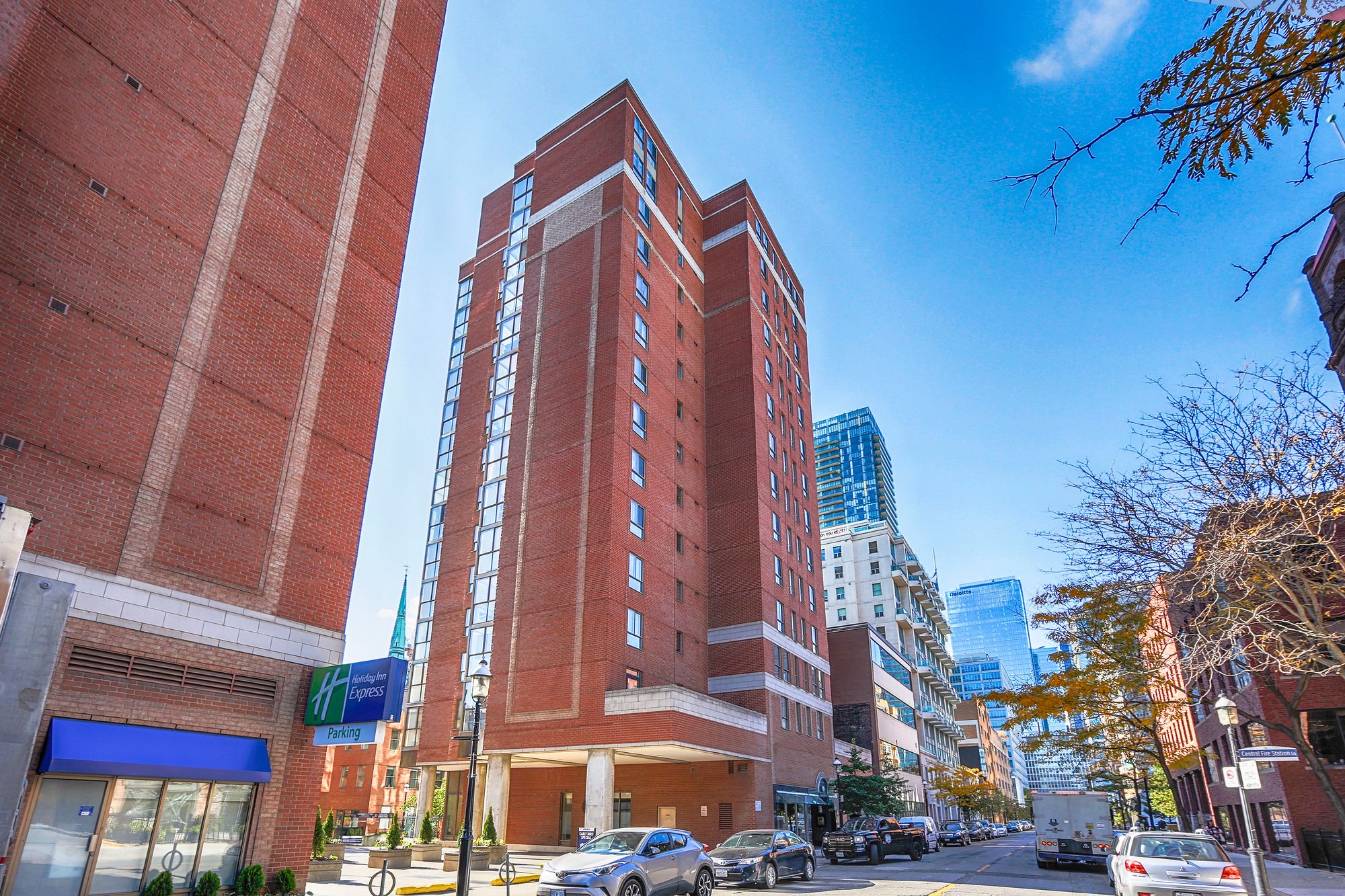 95 Lombard St St James Square 1 Condo for Sale & 0 Units for Rent