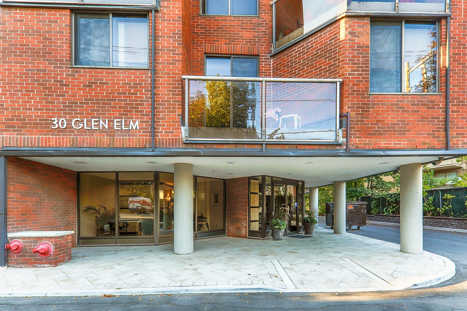 30 Glen Elm Avenue. Glen Elm is located in  Midtown, Toronto - image #4 of 4