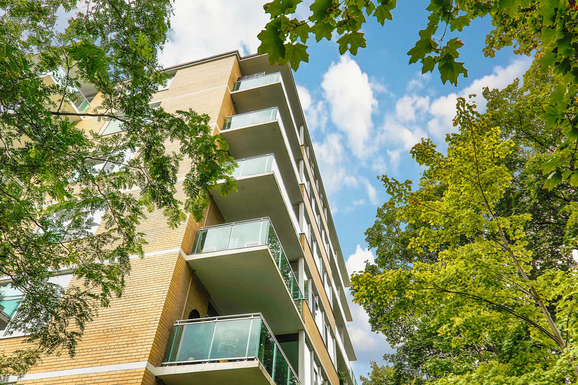 1 Benvenuto Pl The Benvenuto 3 Condos for Sale & 1 Unit for Rent Strata.ca