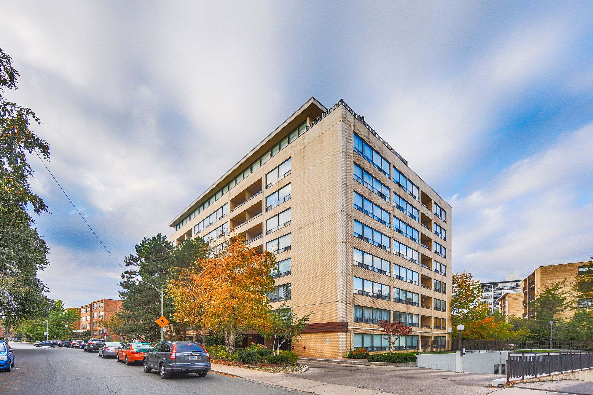 22 Shallmar Blvd Academy Arms 1 Condo for Sale & 1 Unit for Rent