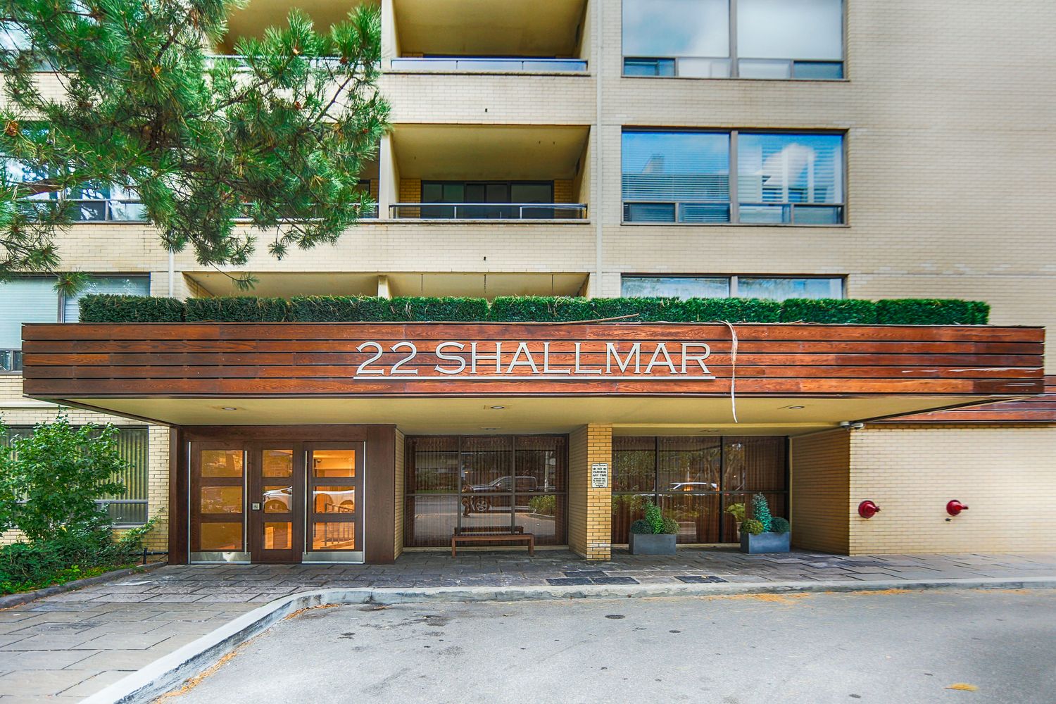 22 Shallmar Boulevard. Academy Arms is located in  Midtown, Toronto - image #4 of 4