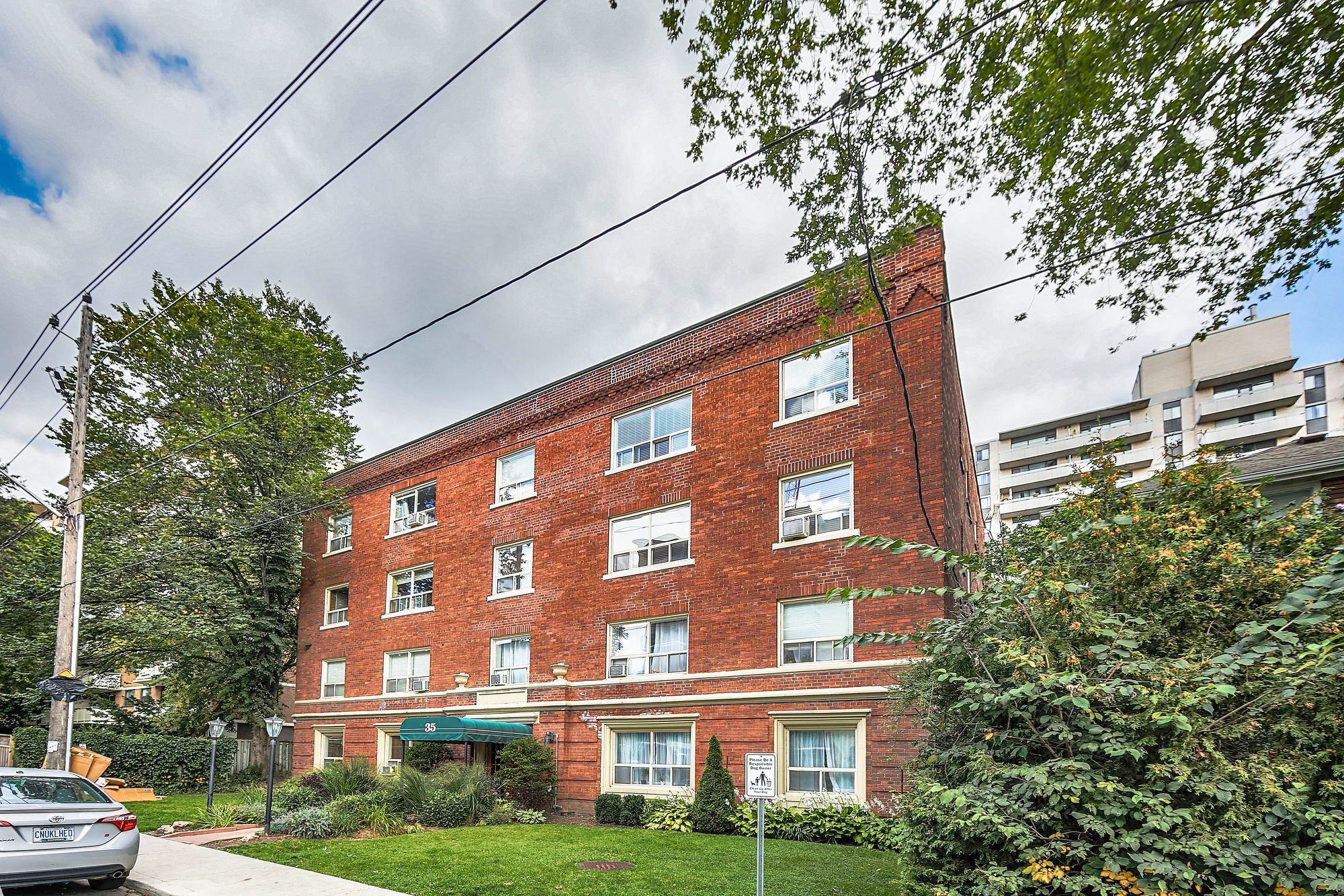 35 Raglan Ave Heathwood Manor 2 Beds 1 Bath Unit 103 Strata.ca