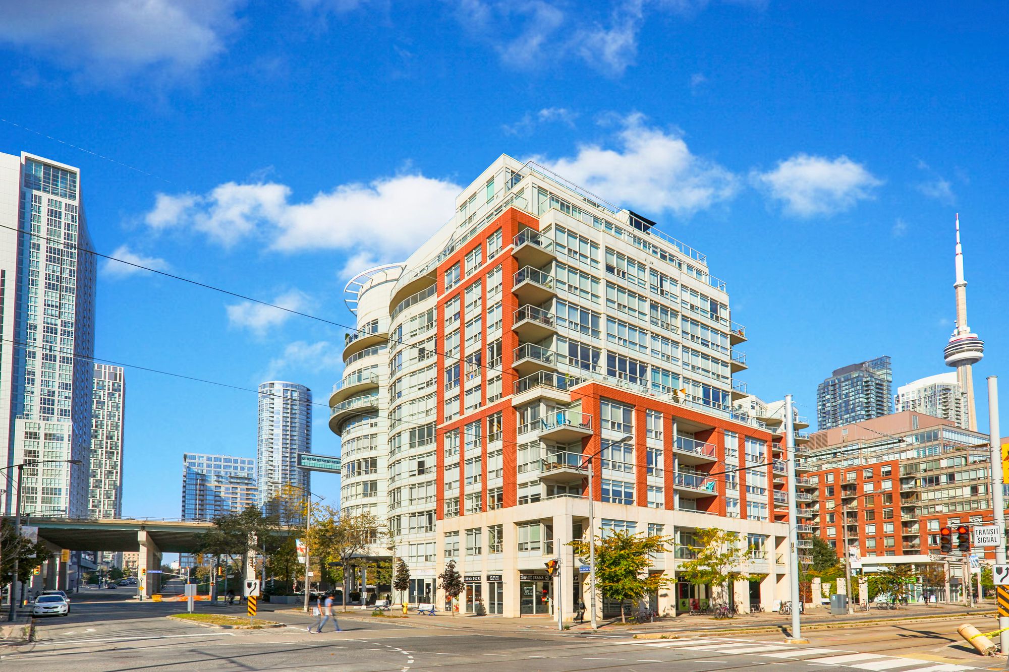 550 Queens Quay W 550 Queens Quay 0 Condos for Sale & 3 Units for