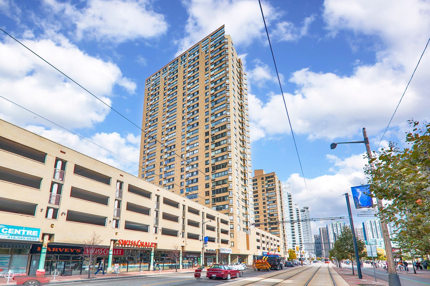 260 Queens Quay W. Harbourpoint II Condos is located in  Downtown, Toronto - image #2 of 4