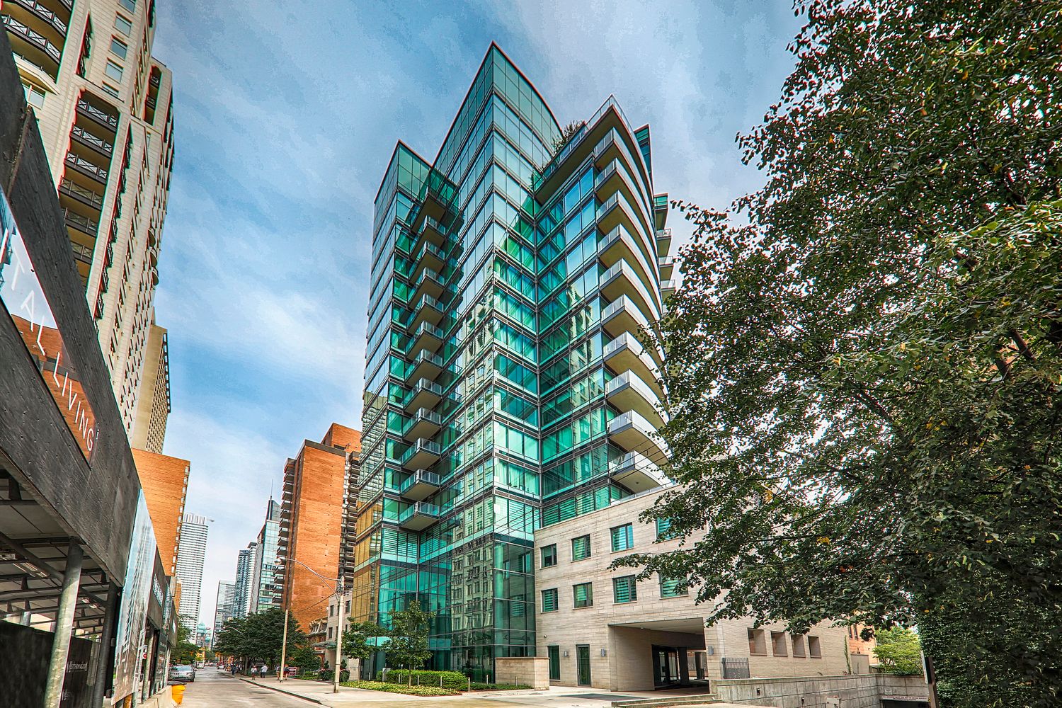 77 Charles Street W. 77 Charles West is located in  Downtown, Toronto - image #2 of 4