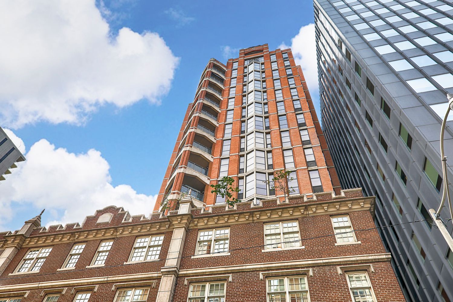 22 St Thomas Street. Residences at Windsor Arms is located in  Downtown, Toronto - image #2 of 4