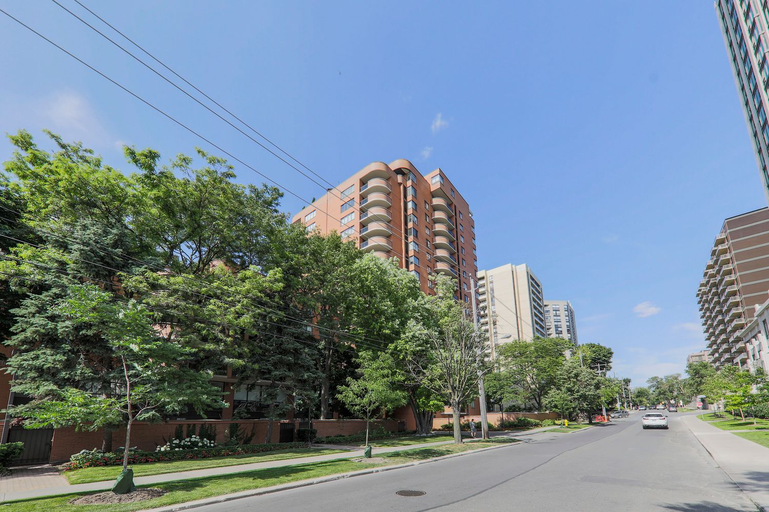 260 Heath Street W. Village Terraces is located in  Midtown, Toronto - image #2 of 6