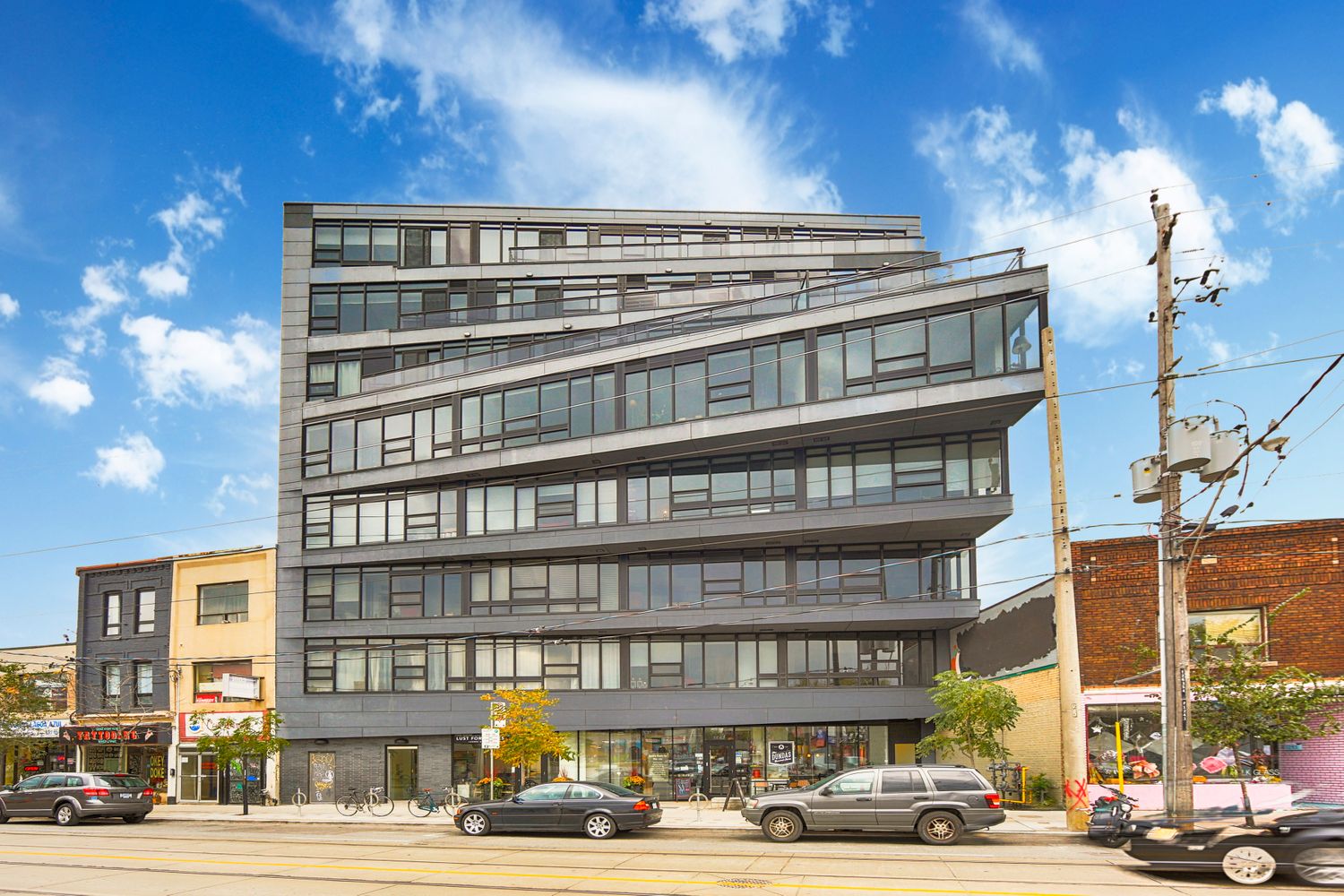 1239 Dundas Street W. Abacus Lofts is located in  West End, Toronto - image #2 of 5