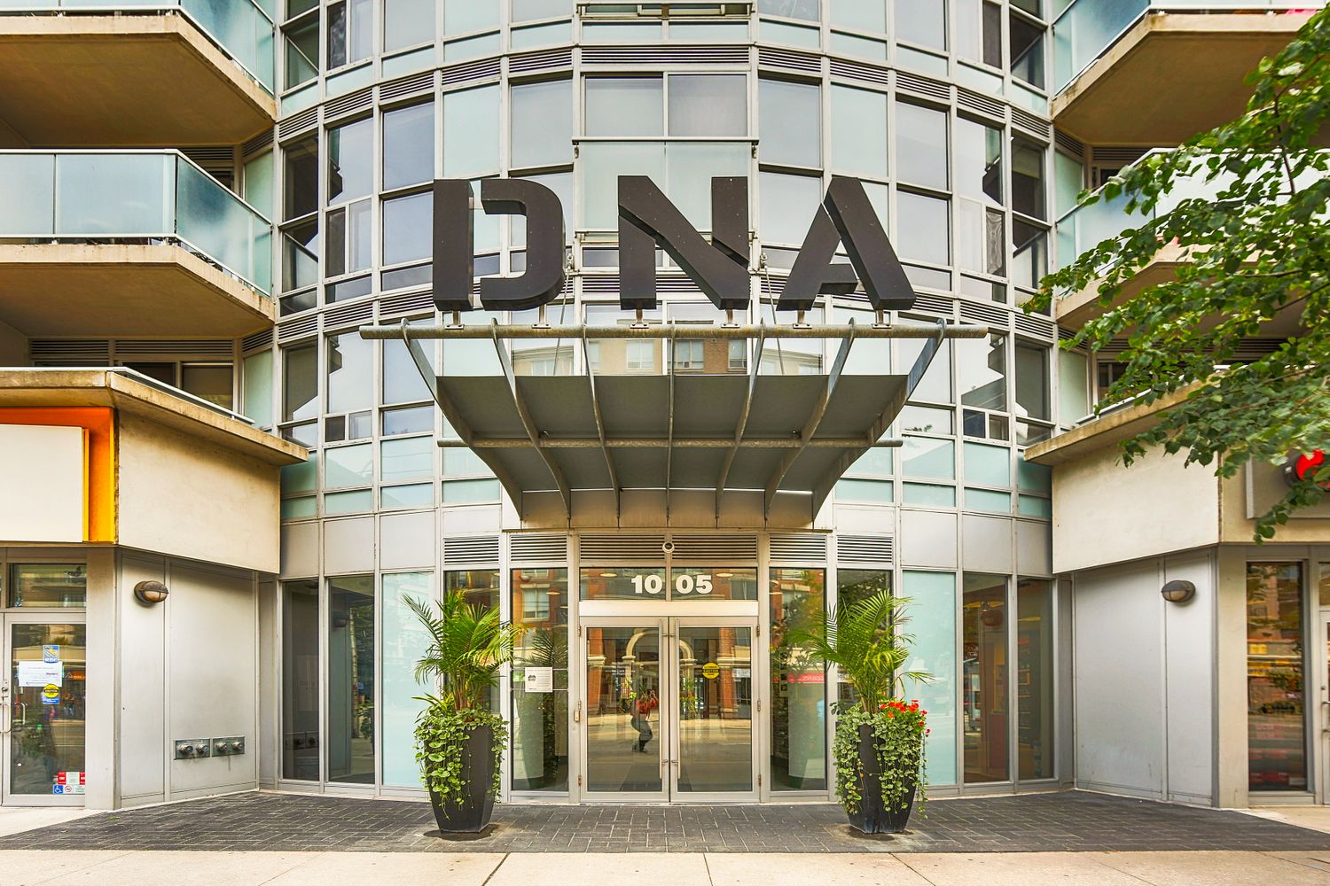 1005 King Street W. DNA North Tower Condos is located in  Downtown, Toronto - image #3 of 5