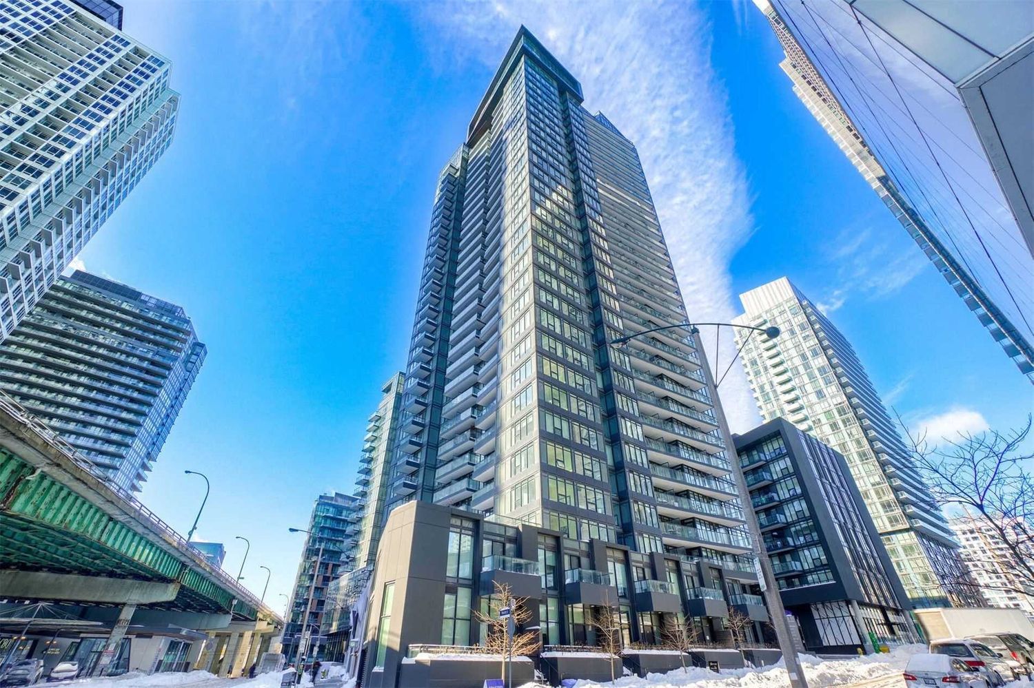 70-90 Queens Wharf Road. Newton Condos is located in  Downtown, Toronto - image #1 of 2