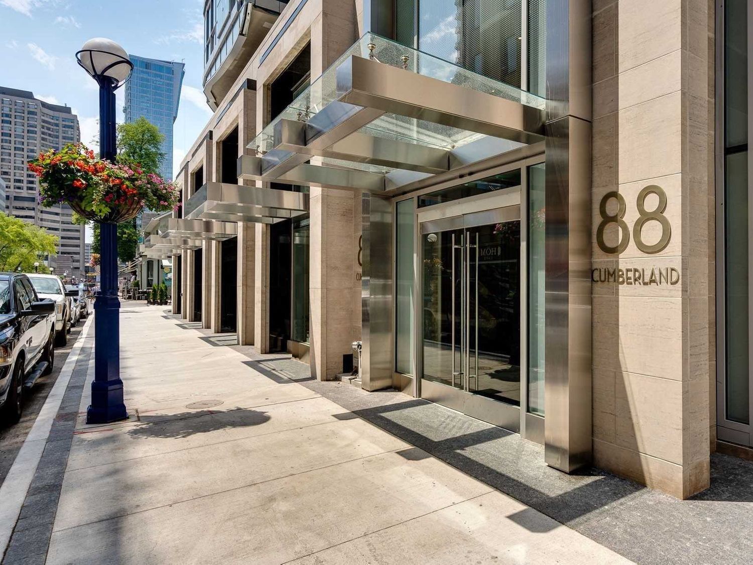 88 Cumberland Street. Minto Yorkville Park is located in  Downtown, Toronto - image #2 of 3