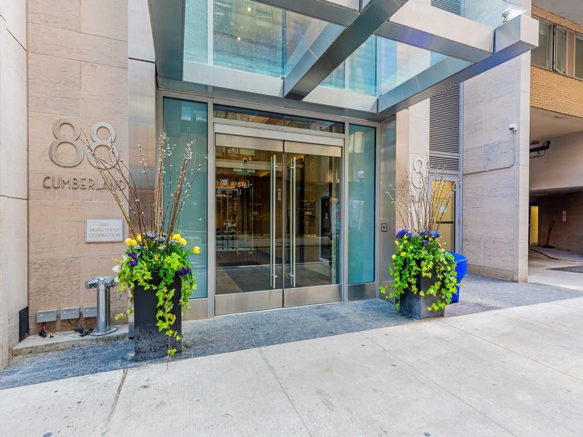 88 Cumberland Street. Minto Yorkville Park is located in  Downtown, Toronto - image #3 of 3