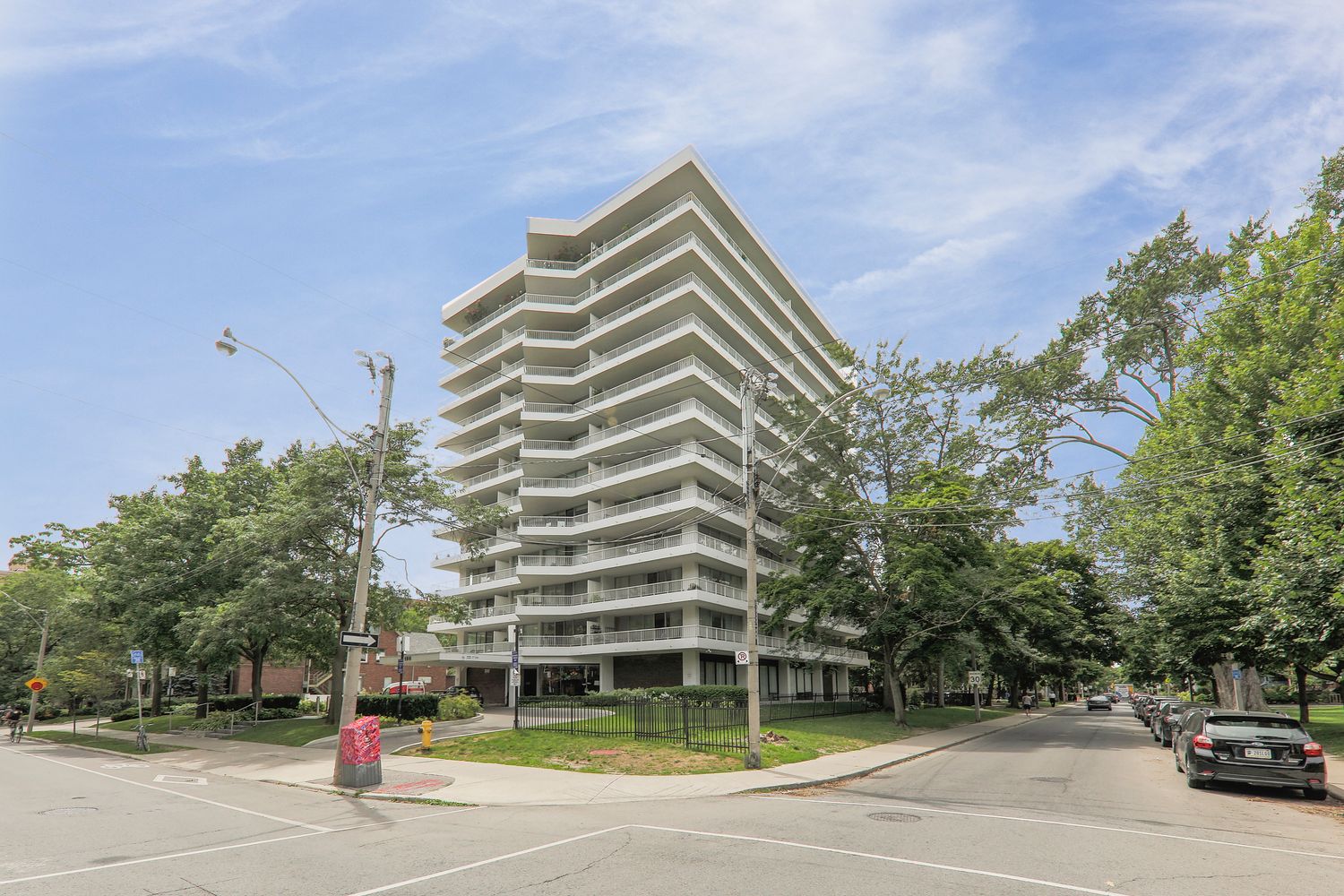 190 St George Street. 190 St George Condos is located in  Downtown, Toronto - image #1 of 4