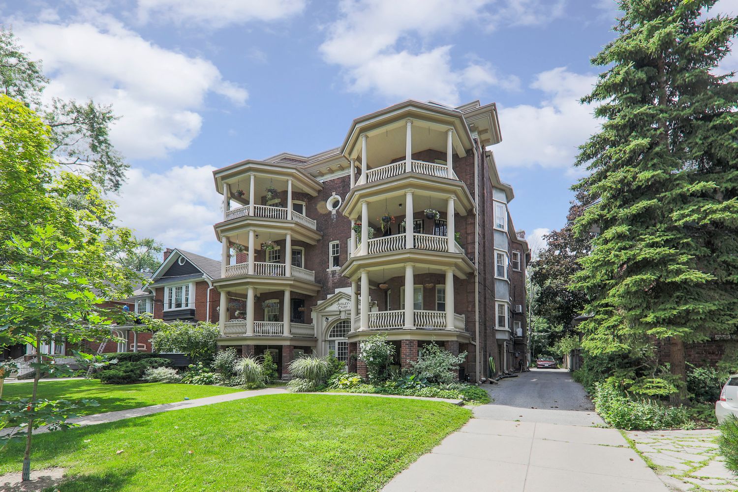 68 Kendal Avenue. Audley Court is located in  Downtown, Toronto - image #1 of 4