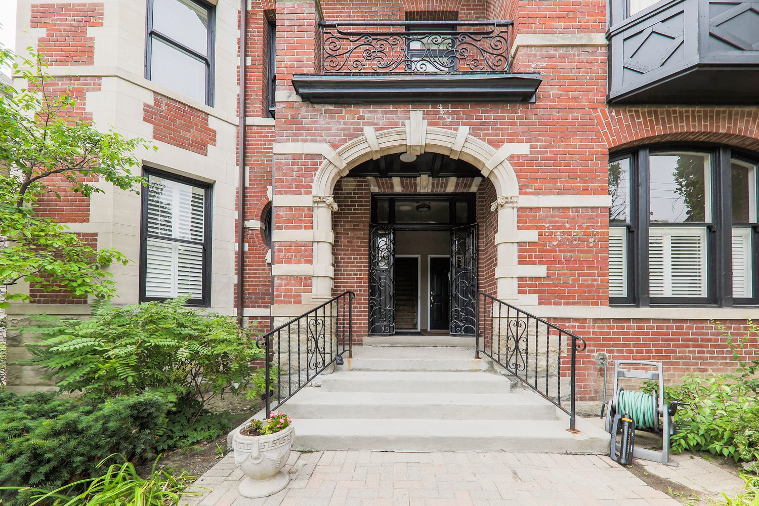 230-234 St George Street. Lennox Mews Towns is located in  Downtown, Toronto - image #5 of 5