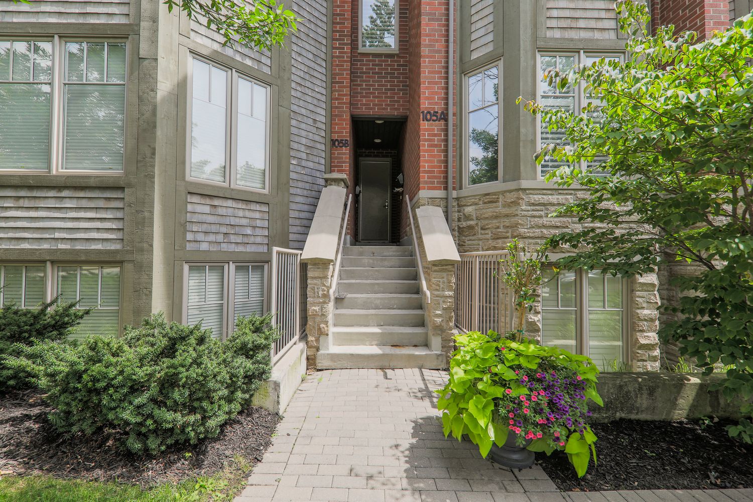 99-105 Walmer Road. Walmer Road Townhomes is located in  Downtown, Toronto - image #5 of 5