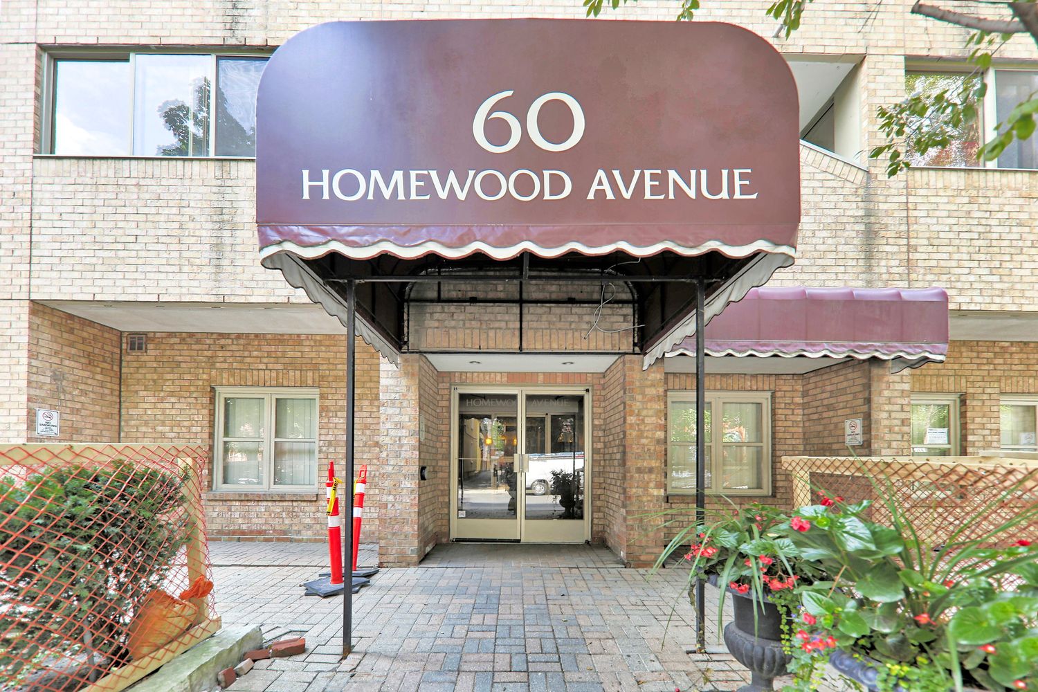 60 Homewood Avenue. L’Esprit Residences is located in  Downtown, Toronto - image #3 of 7