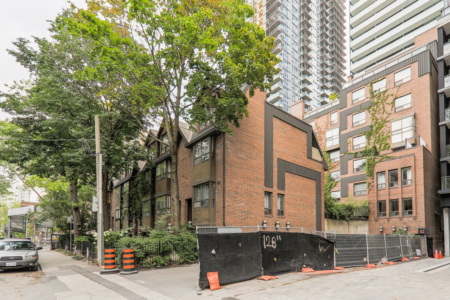 19 Dundonald Street. Terrace Court is located in  Downtown, Toronto - image #2 of 5