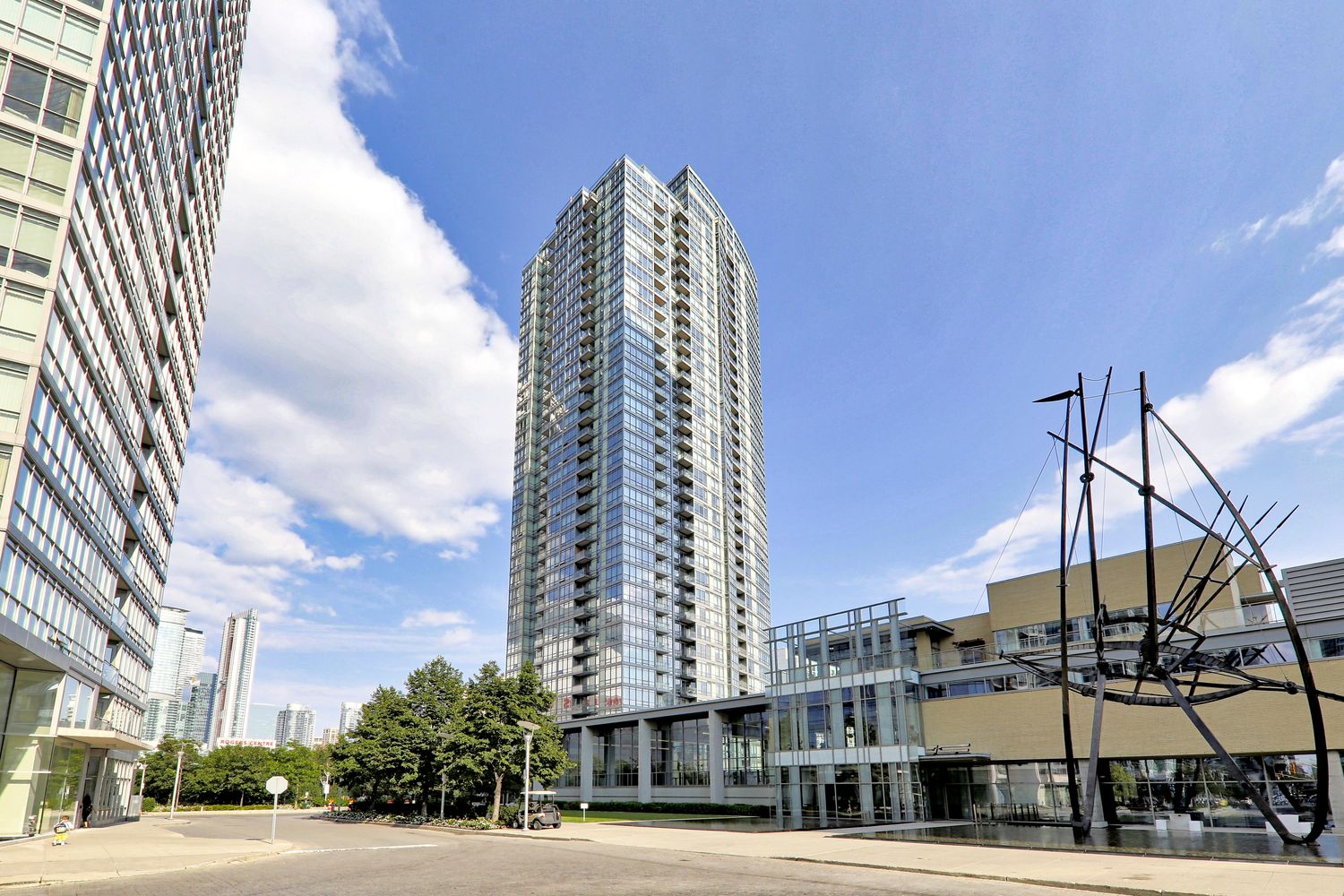 5 Mariner Terrace. Harbour View Estates III Condos is located in  Downtown, Toronto - image #1 of 7