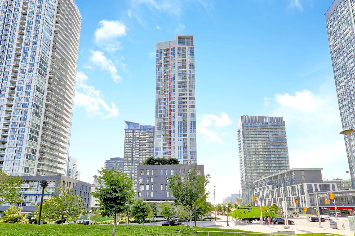 75-85 Queens Wharf Road. Quartz | Spectra Condos is located in  Downtown, Toronto - image #3 of 7