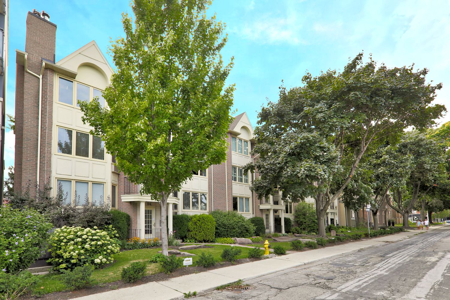 94-98 Trinity Street. Trinity Courtyards Townhomes is located in  Downtown, Toronto - image #2 of 5