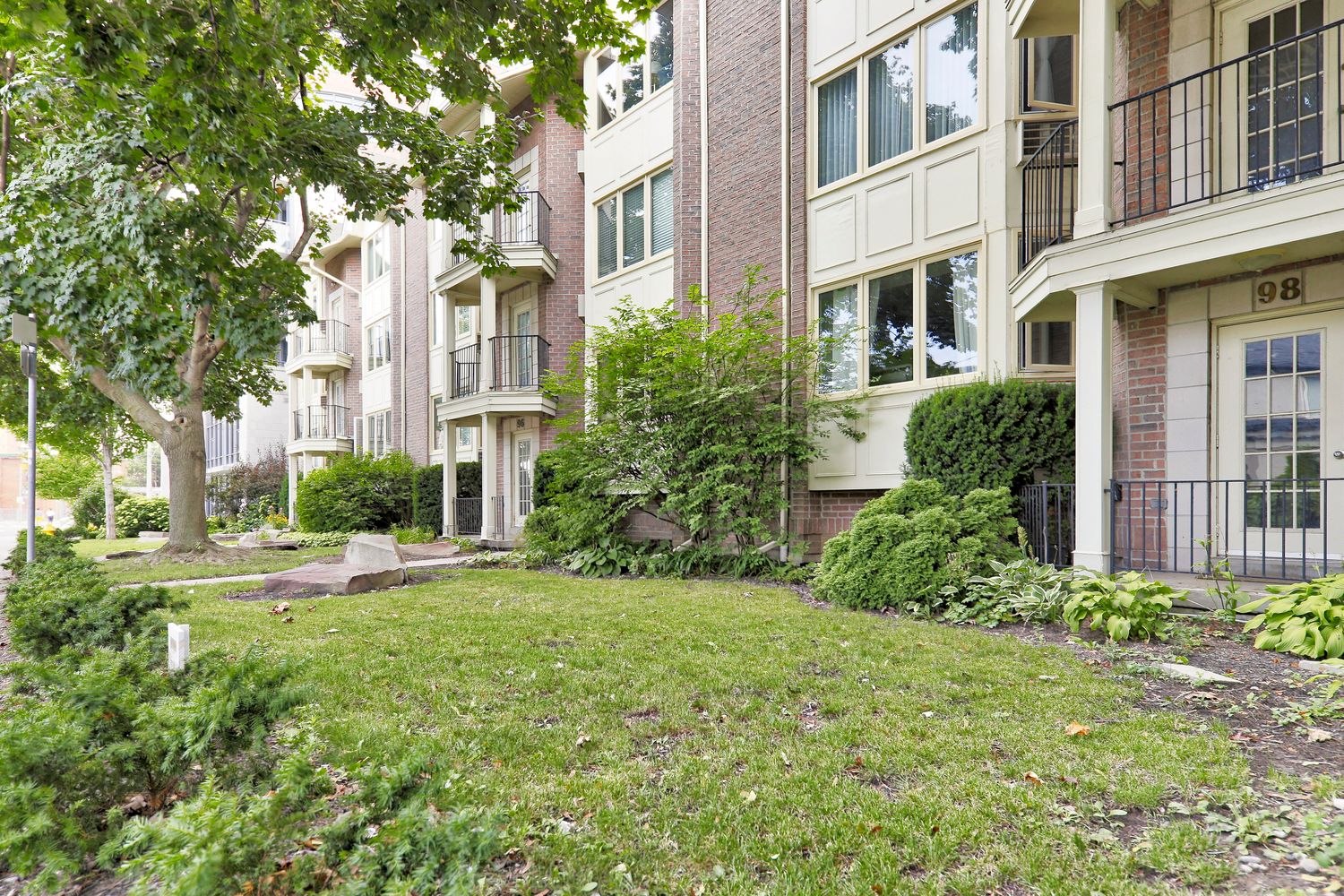 94-98 Trinity Street. Trinity Courtyards Townhomes is located in  Downtown, Toronto - image #4 of 5