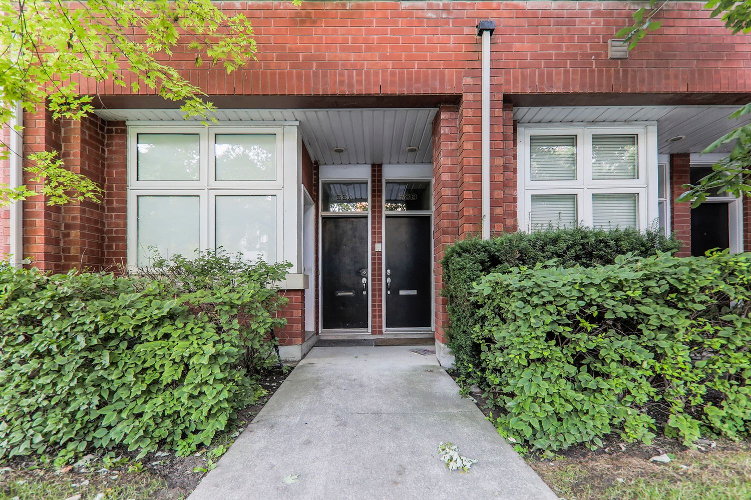 58-66 Tecumseth Street. Tecumseth Townhomes is located in  Downtown, Toronto - image #3 of 3