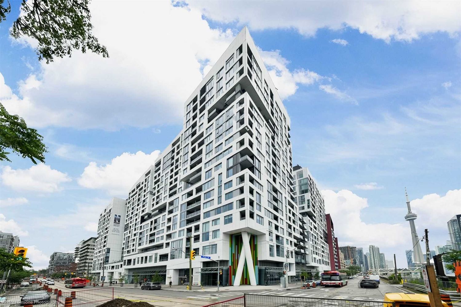 27 Bathurst Street. Minto Westside Condos is located in  Downtown, Toronto - image #1 of 2