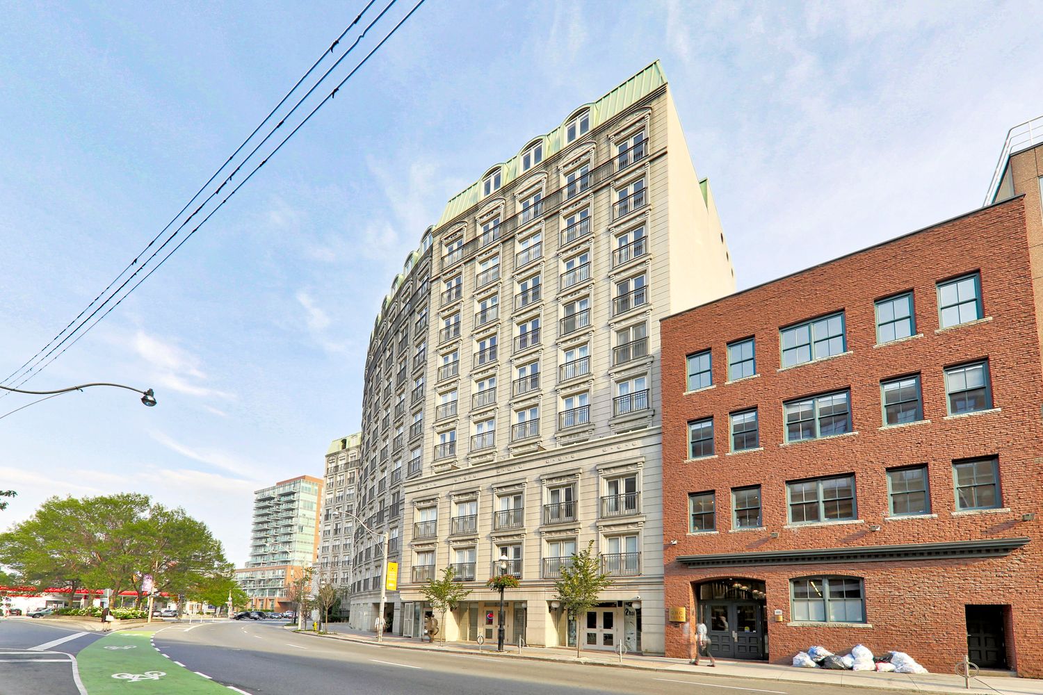 115 Richmond Street E. The French Quarter II Condos is located in  Downtown, Toronto - image #2 of 4