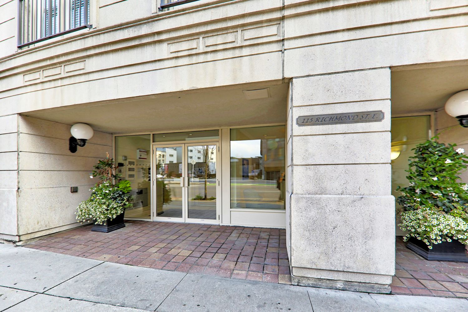 115 Richmond Street E. The French Quarter II Condos is located in  Downtown, Toronto - image #4 of 4