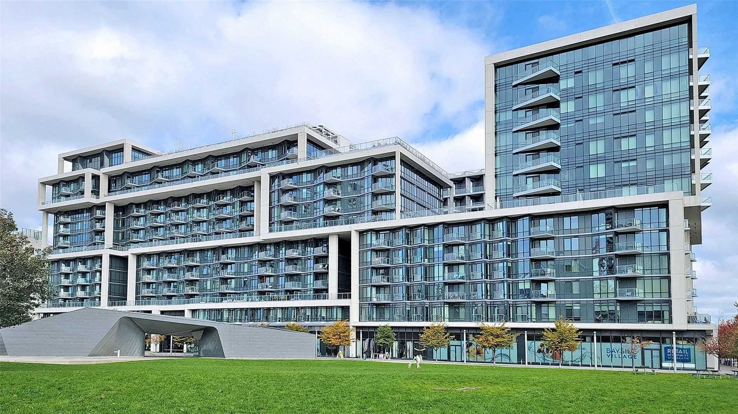 15 Merchants' Wharf. Aqualina Condos at Bayside is located in  Downtown, Toronto - image #1 of 3
