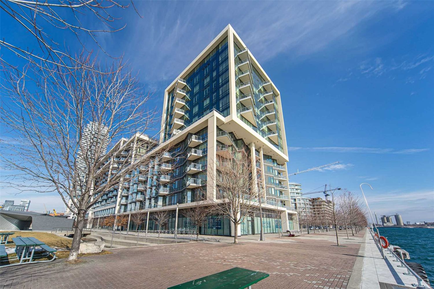 15 Merchants' Wharf. Aqualina Condos at Bayside is located in  Downtown, Toronto - image #2 of 3