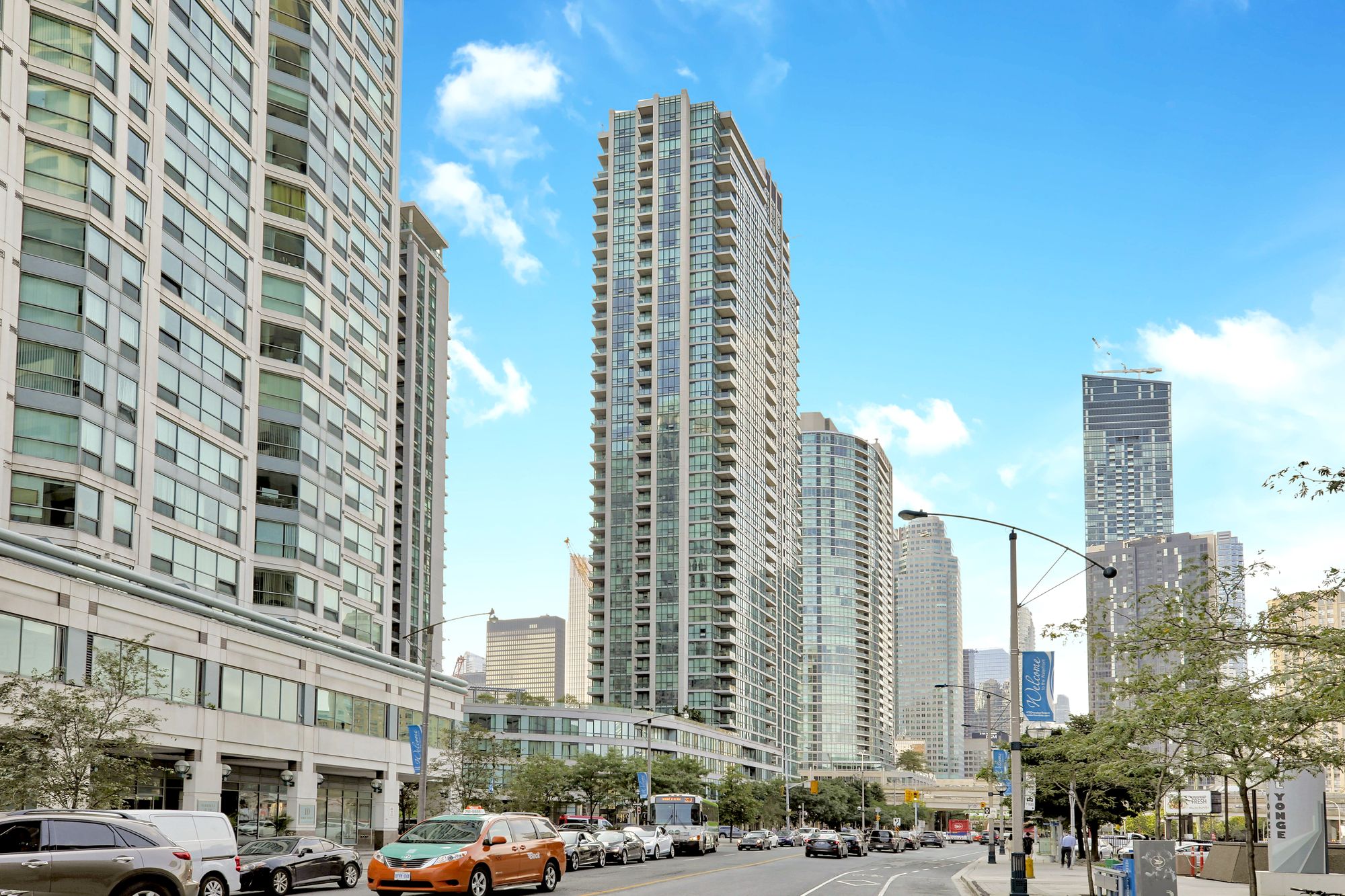 12 Yonge St, unit 2504 for rent in The Waterfront - image #1