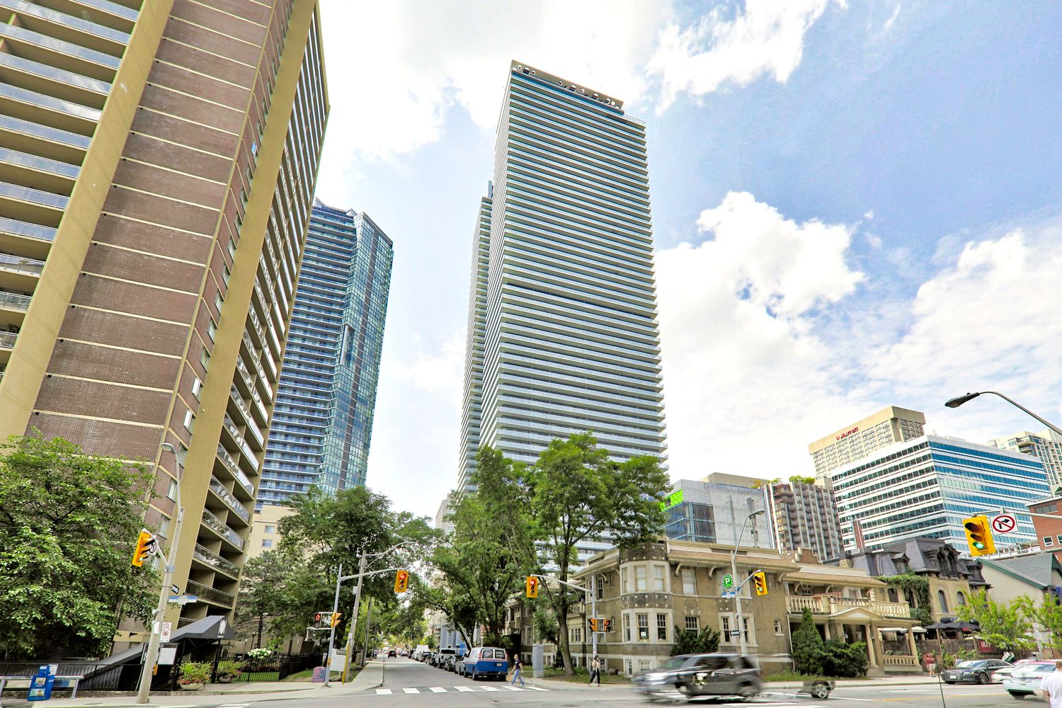 50 Charles Street E. Casa III Condos is located in  Downtown, Toronto - image #1 of 2