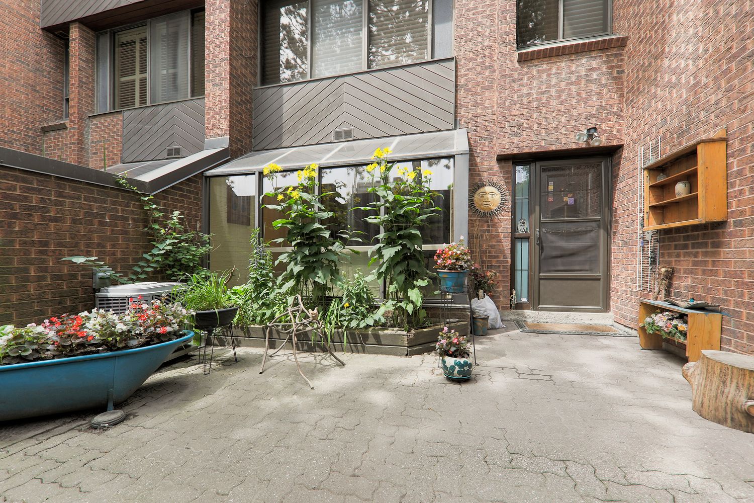 142 Pears Avenue. 142 Pears Avenue Condos is located in  Downtown, Toronto - image #5 of 5