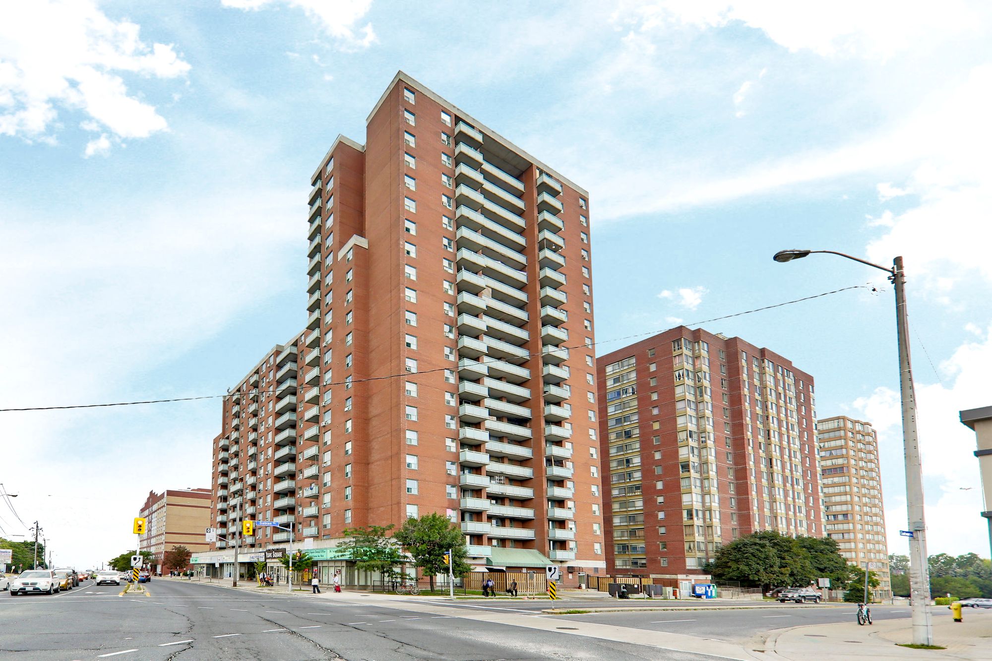 2470 Eglinton Ave W York Square 2 Beds 2 Baths Unit 1402