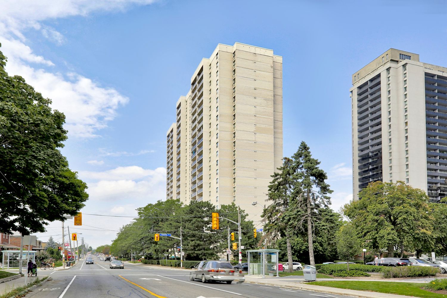 155 Marlee Avenue. Briar Hill Towers is located in  York Crosstown, Toronto - image #1 of 6
