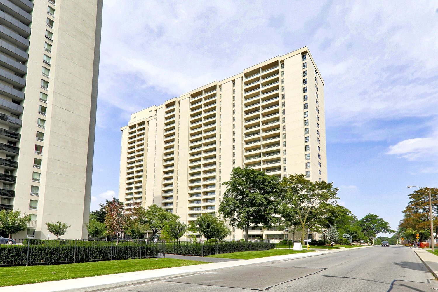 360 Ridelle Avenue. The Allenway is located in  York Crosstown, Toronto - image #1 of 7