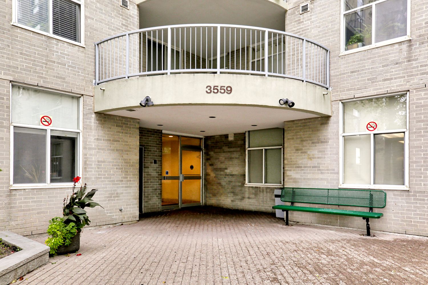 3559 Eglinton Avenue. Eglinton Park Place is located in  York Crosstown, Toronto - image #4 of 4