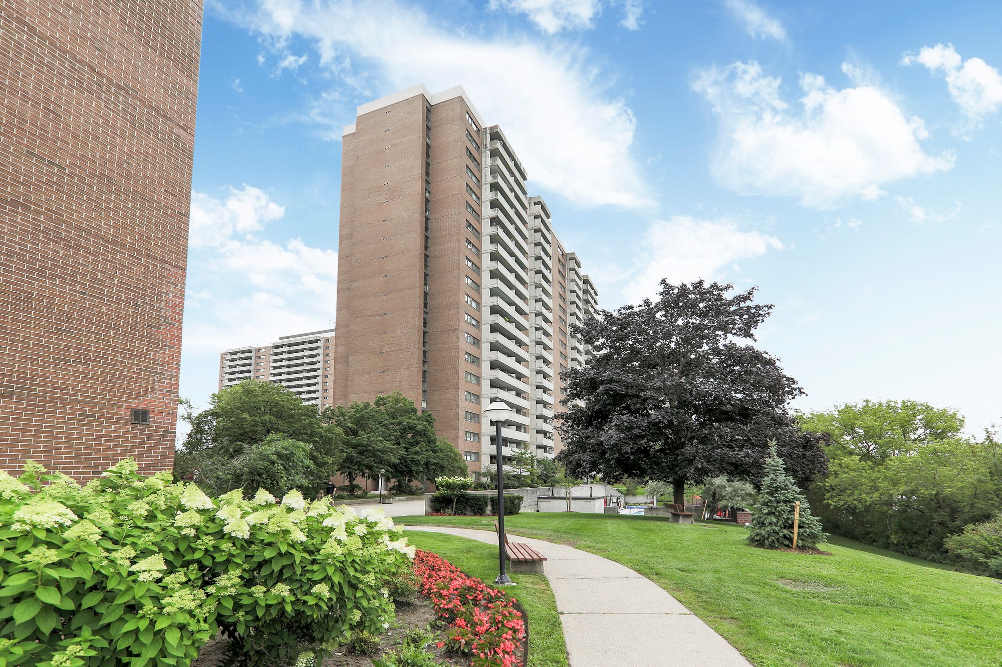 260 Scarlett Rd Lambton Square 2 Beds 2 Baths Unit 913 Strata.ca