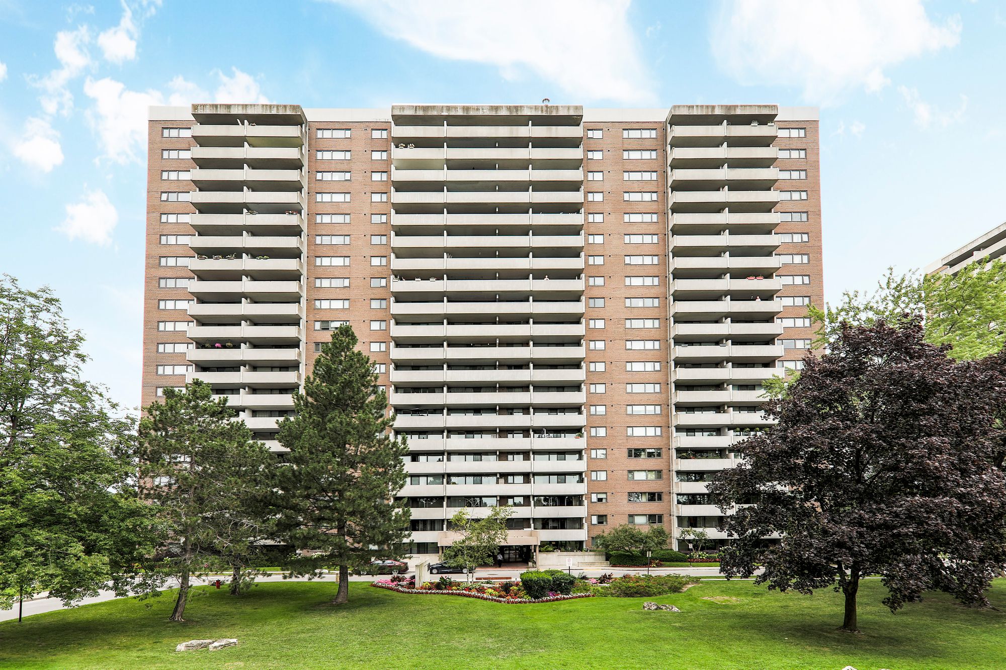 250 Scarlett Rd Lambton Square 3 Condos for Sale & 0 Units for Rent